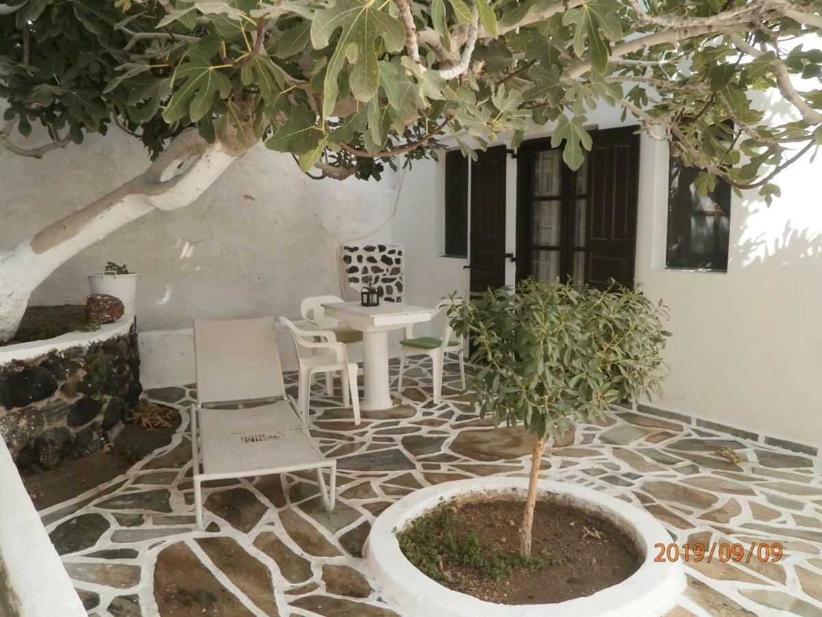 Villa Ostria Kamari  Exterior photo